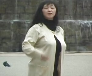 Yuri Hoshino menemu bual pasangan Asia matang melakukan hubungan seks.