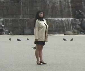 Yuri Hoshino menemu bual pasangan Asia matang melakukan hubungan seks.