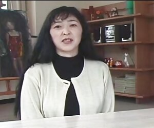 Yuri Hoshino menemu bual pasangan Asia matang melakukan hubungan seks.
