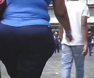 Dubur Colombia ini matang panas di pantai.