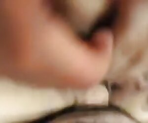 Video Xxx dengan creampie faraj daripada nenek awek besar.