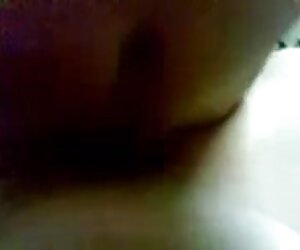 Matang India budak perempuan ibu lucah dengan lelaki muda.