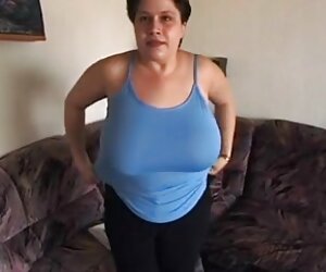 Lelaki lurus besar meniduri ibu MILF yang sedang tidur.