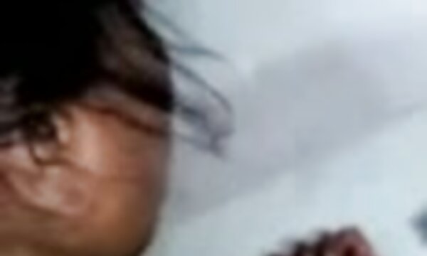 XXX India memberi saya blowjob, makcik memberi dan meniduri ibu pantat besar.