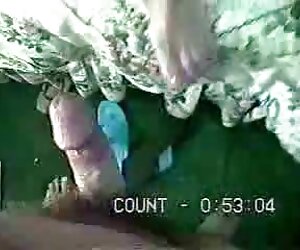 Video buatan sendiri seorang wanita matang miang dalam lingkungan empat puluhan dengan payudara besar melakukan hubungan seks.