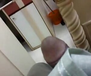 Menunjukkan pembantu rumah matang India saya di Skype.