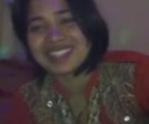 Makcik Pakistan membaca puisi kotor dan kadron xxx lama dalam punjabi.