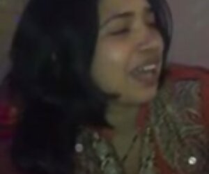 Makcik Pakistan membaca puisi kotor dan kadron xxx lama dalam punjabi.