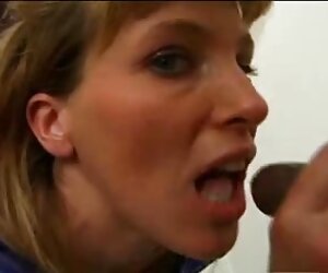 Wanita Mexico berpayu dara besar dengan sperma walet matang.