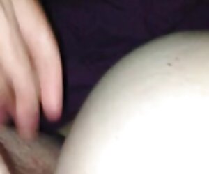 Isteri tua meniduri cucu-cucunya dalam gaya doggy dubur.