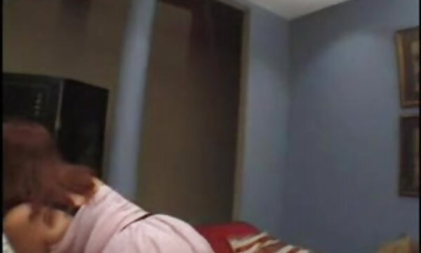 XXX pantat besar nenek liar tua.