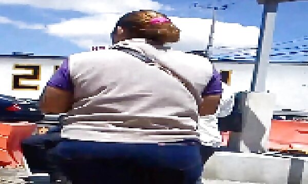 XXX Video xxx matang nenek lesbian dengan punggung matang.