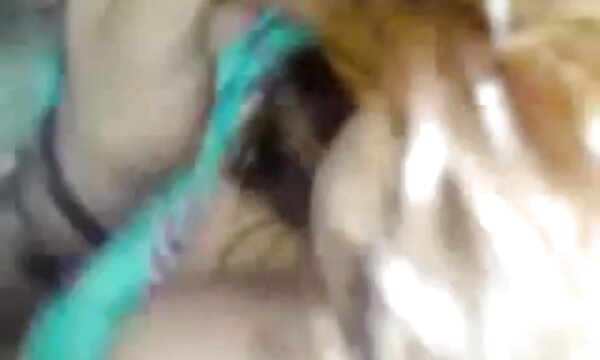 XXX bhabi kampung seksi india meniduri nenek dan cucu miang untuk pertama kali dengan rakan.