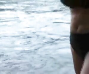 Amatur matang curvy matang dalam seks sebenar, menghilangkan bikini.