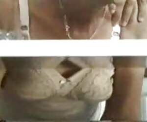 Dan menonton video lucah dengan nenek yang matang bercinta dengan keras.