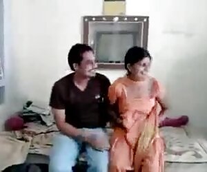 Teman lelaki Ravi menghisap jiran veteran Rani, penuh dengan na.