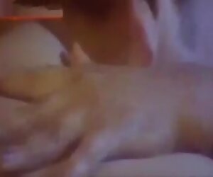 Aunty India panas cuba untuk memuaskan hati pelanggannya di hotel, wanita matang yang sangat panas.