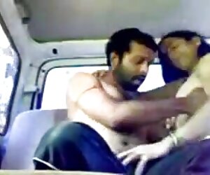 Wanita matang dengan teman lelaki saya di dalam kereta, video matang panas xxx.