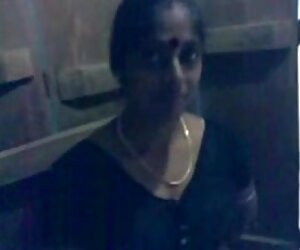 Awek Tamil Kampung Gadis Air Mani, Aunty Tunjuk Payudara.