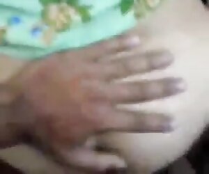Makcik nenek asia dengan tetek gemuk menghisap dan bercinta.