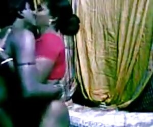Video pembantu rumah India wanita berbogel di rumah horney.