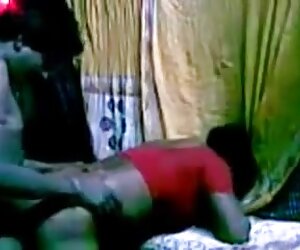 Video pembantu rumah India wanita berbogel di rumah horney.