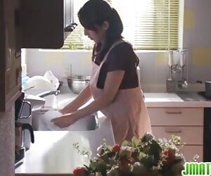 Rika meluru kepalanya ke dapur, tempat ibu mertua berbadan besar sedang duduk.
