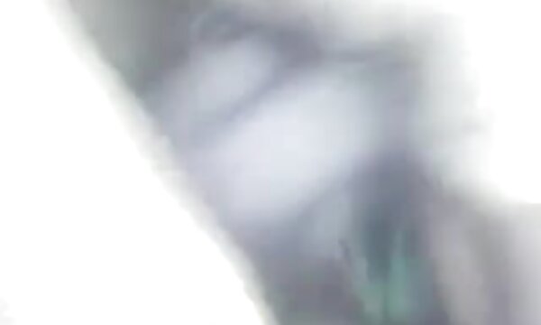 XXX Desi kampung bbw makcik gadis fucked di luar rumah muda dengan kekasih.