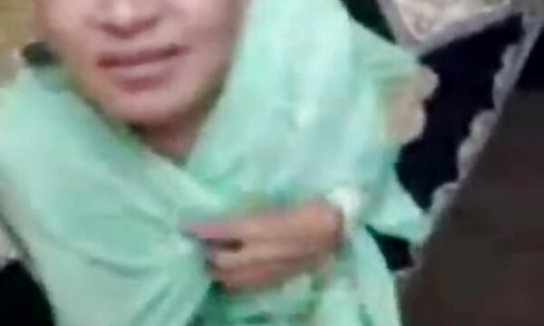 XXX Makcik nenek asia dengan tetek gemuk menghisap dan bercinta.