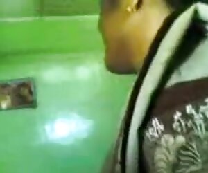 Isteri intip buatan sendiri wanita matang dengan lelaki muda.