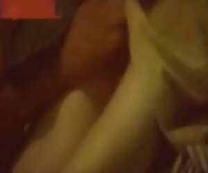 Hot india matang seksi makcik cuba untuk memuaskan hati pelanggannya di hotel.
