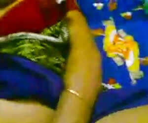 Makcik india meniduri nenek dengan tetek besar, bukan pantat besar, video untuk anak saudaranya.