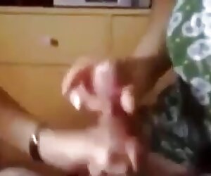 Puan xxx, wanita tua dari rumah di delhi memberikan devar mereka kerja tangan yang baik.