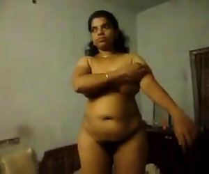 Orang india makcik 1082 buah dada besar matang video.