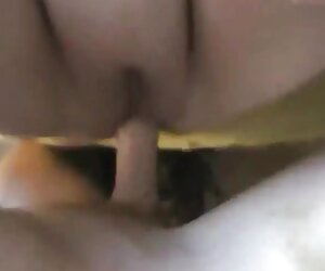 Sperma nenek xxx, ibu dan anak lelaki di rumah.