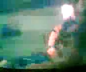 Sekarang! Video XXX ibu dan anak lelaki, dirakam pada kamera pengintip, tempat ibu mengintip ibu saudara selepas mandi.