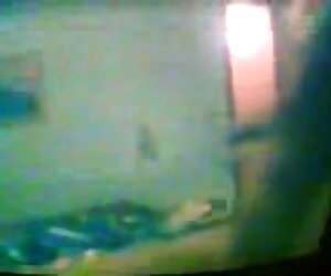 Sekarang! Video XXX ibu dan anak lelaki, dirakam pada kamera pengintip, tempat ibu mengintip ibu saudara selepas mandi.