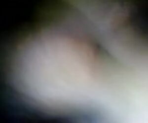 Makcik selatan yang bijak membantu ibu suami kawannya semasa bercinta.