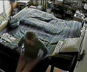 Nikmati faraj menghisap video lucah ibu cantik saya melancap dengan kamera saya di atas katil. Tersembunyi.
