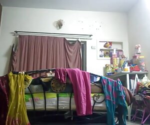 Makcik filem pasangan matang panas tersembunyi di kamera.