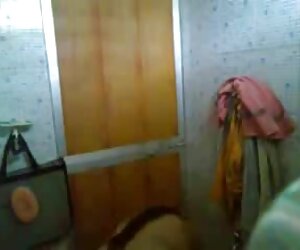 Beberapa selebriti dari almari Auntie. Karut lama