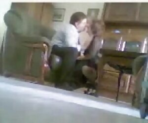 Tersembunyi cam xxx pantat besar matang ditangkap ibu dan ayah berseronok di ruang tamu pada kamera tersembunyi.
