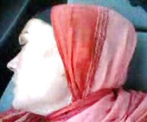 Si rambut merah dalam kereta, video seks matang bogel.