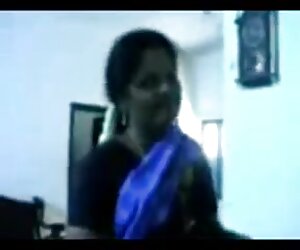 Makcik India awek seksi menikmati dengan pasangan lucah Sepanyol matang.