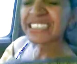 Pintar matang India hitam wanita tua fuck makcik dalam kereta, menunjukkan buah dada.