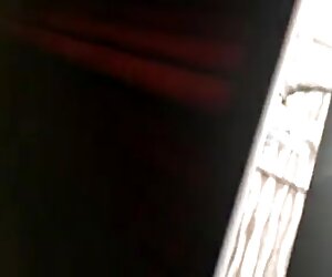 Makcik voyeur porn percuma gadis muda dengan lelaki tua dalam kurungan.
