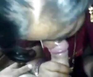 Wanita tua India bercinta dengan lelaki muda bersaris merah.