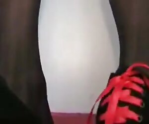 Video xxx percuma matang dengan wanita tua seksi bertumit tinggi dan pantyhose menunjukkan aset mereka kepada saya.
