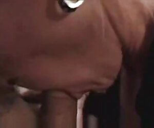 Siapa wanita ini memberikan blowjob? Siapa pormos matang.