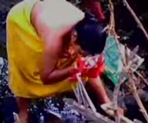 Bangla Desi Village Bhabis Russian Moms Bersetubuh, Mandi di tempat awam.